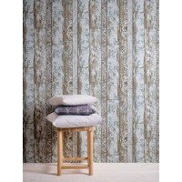 Tapera rustykalne deski z kwiatami